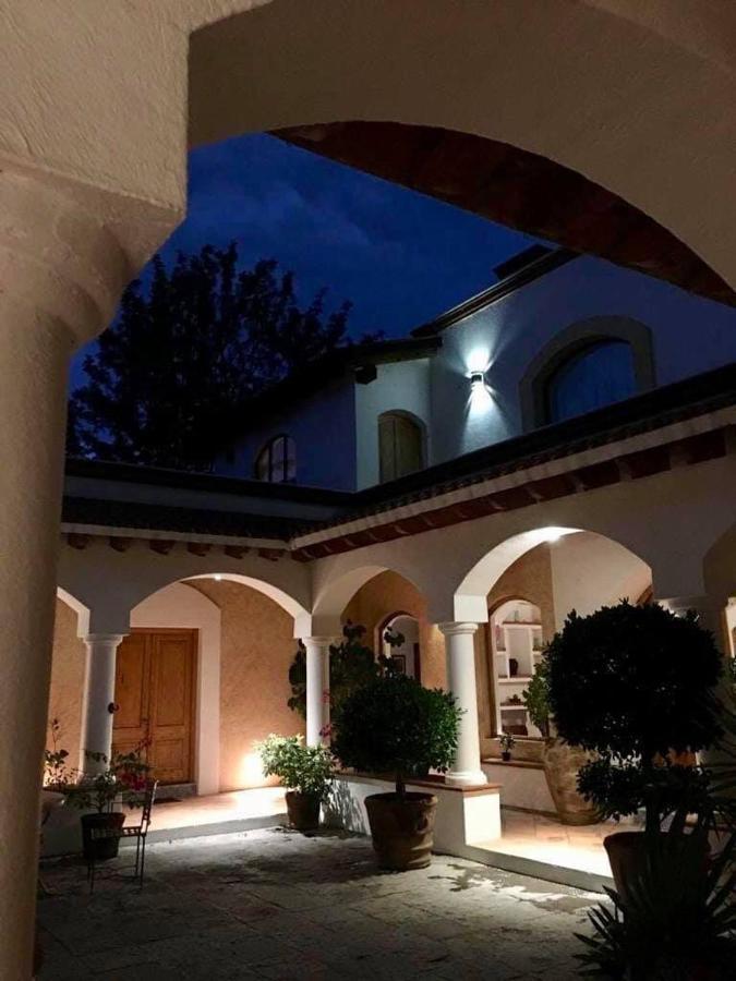 La Casona De Los Colibries El Pueblito  Exterior foto