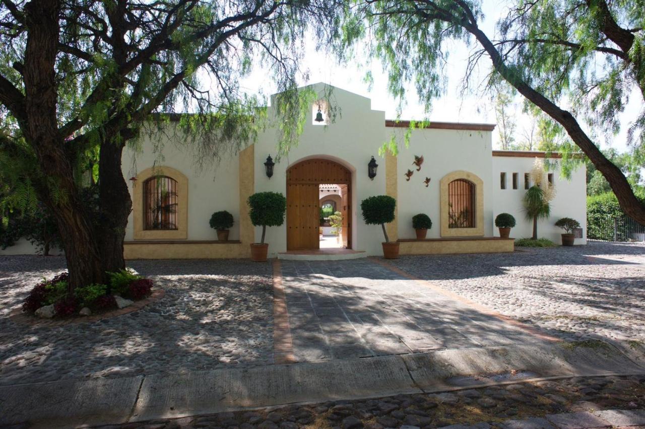 La Casona De Los Colibries El Pueblito  Exterior foto