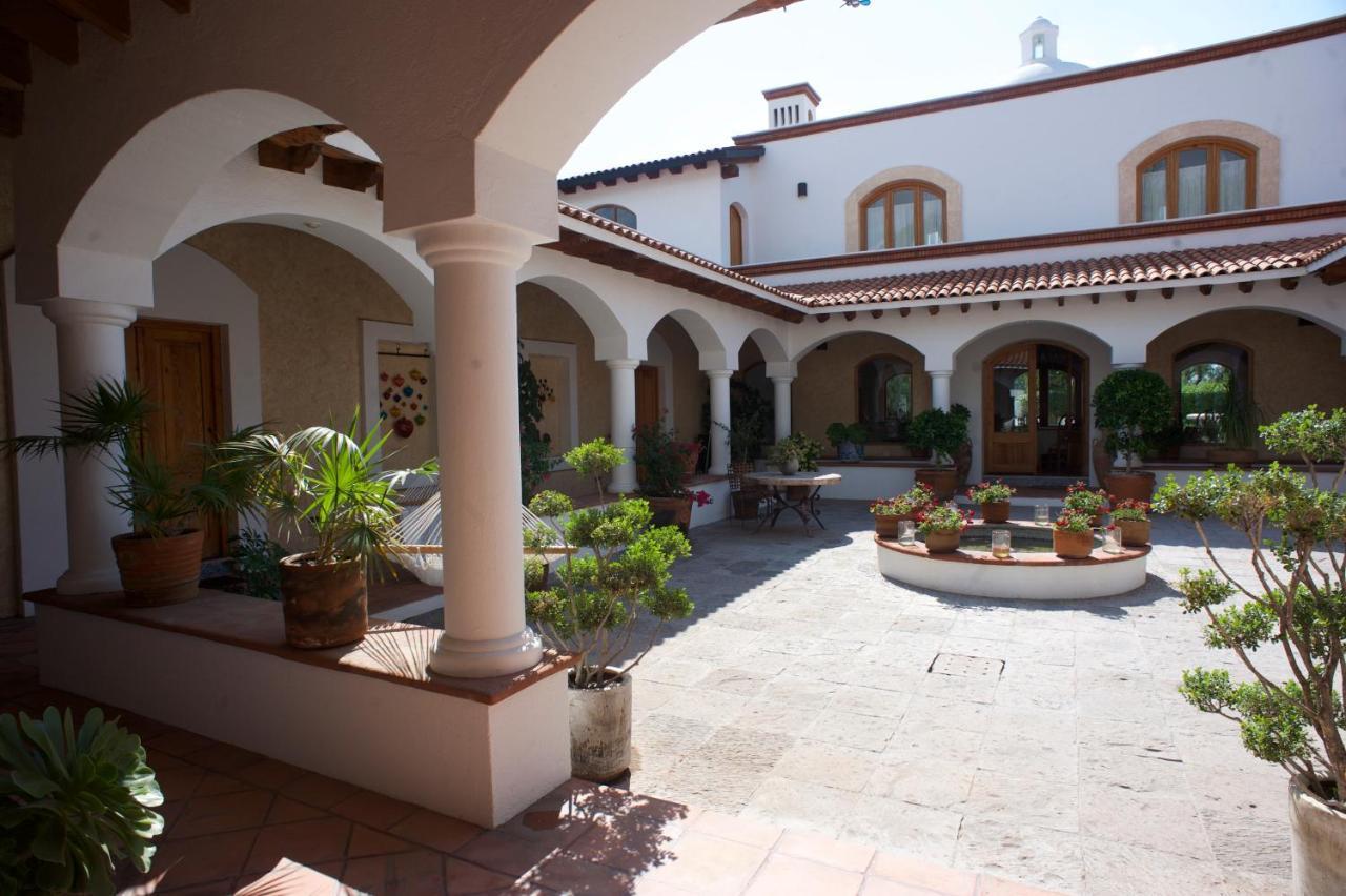 La Casona De Los Colibries El Pueblito  Exterior foto